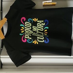 NWT "Proud De MI Cultura" Tee